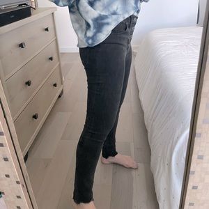 Madewell 9” Button Fly Skinny Jeans w Raw Hem